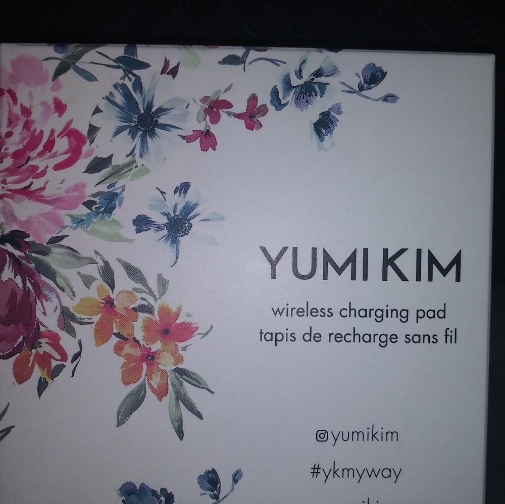 YUMI KIM WIRELESS CHARGING PAD